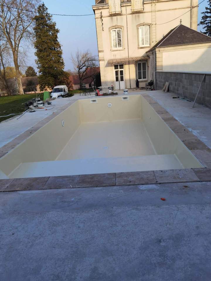 Conception de piscine personnalisée Villefranche sur Saône