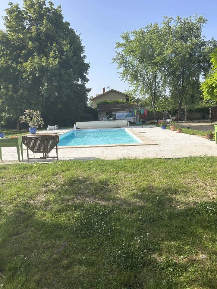 Construction de piscine esthétique Villefranche sur Saône