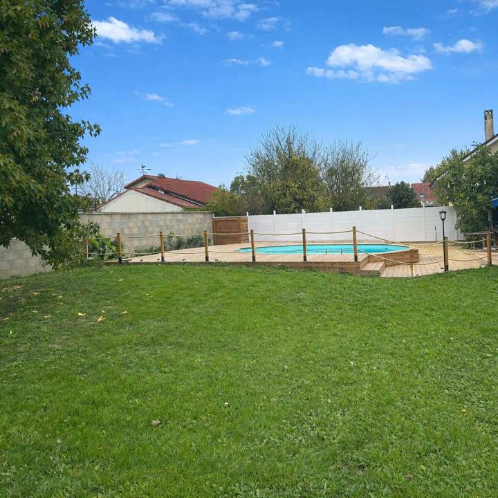 Piscine conçue sur mesure Villefranche sur Saône